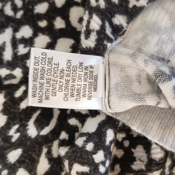 Apt. 9 Sweator Top - Picture 5 of 7